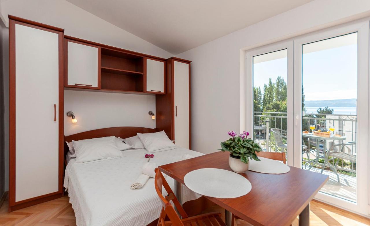 Apartments And Rooms Nikola Omis Exterior photo