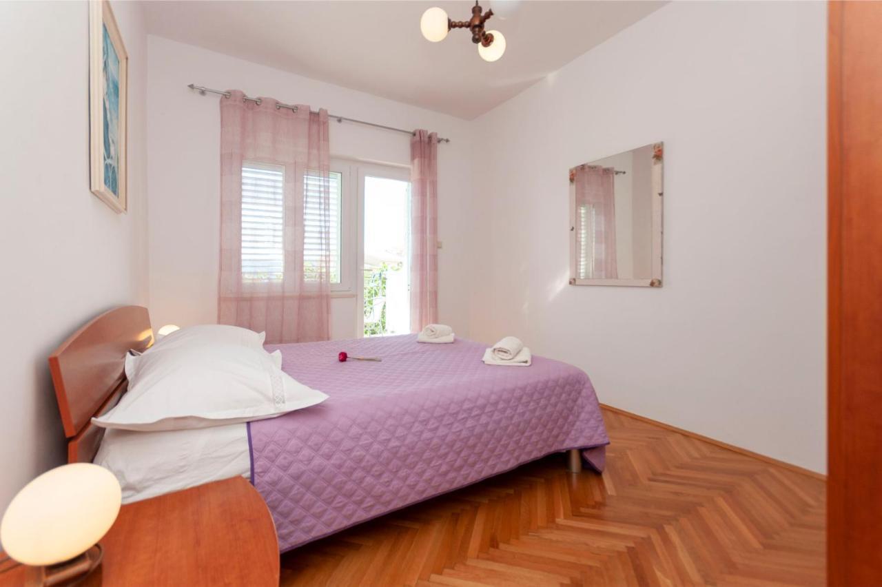 Apartments And Rooms Nikola Omis Exterior photo